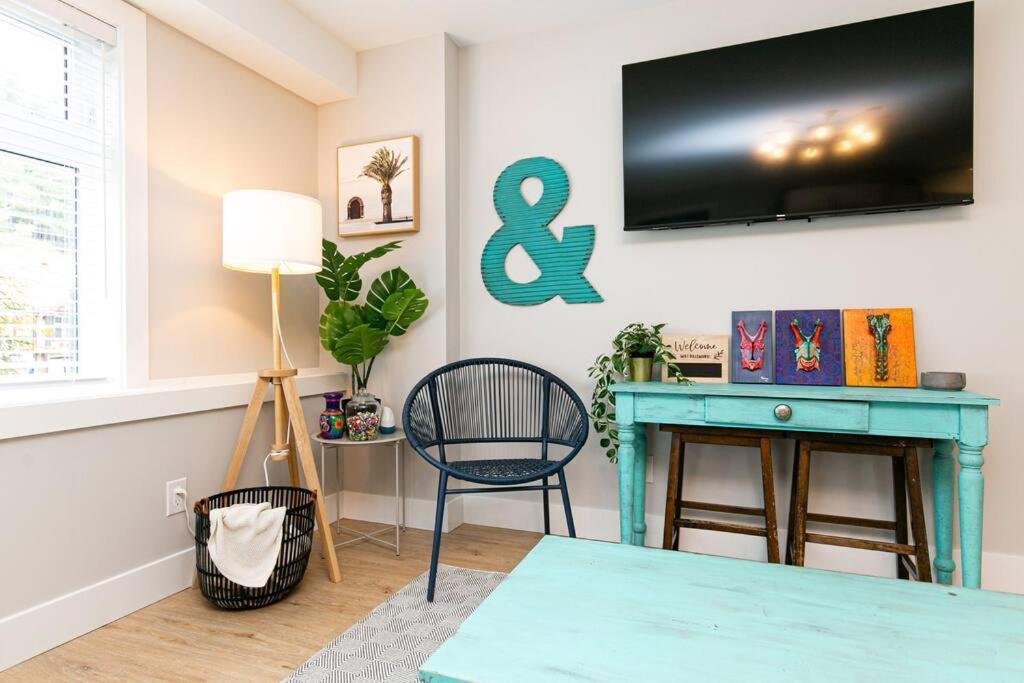 Stylish 1 Bedroom With Access * Victoria